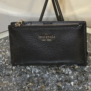 EUC - Kate Spade Cameron Staci Large Slim Bifold Saffiano Leather.